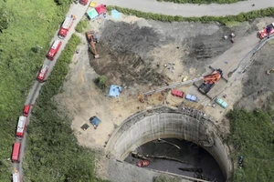 Tìm thấy thi thể công nhân xây dựng Nhật trong bể dầu sâu 30 m