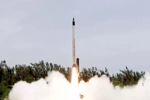 VIDEO: Ấn Độ thử thành công thiết bị bay siêu vượt âm nội địa