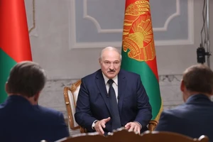 Tổng thống Belarus Alexander Lukashenko trong buổi tiếp xúc với đại diện truyền thông Nga ở thủ đô Minsk ngày 8-9. 