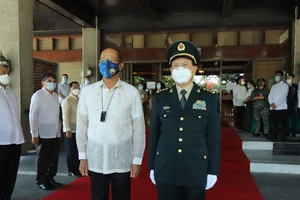 Bộ trưởng Quốc phòng Trung Quốc Ngụy Phượng Hòa đến thăm Philippines ngày 11-9. Ảnh: AP