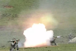 Trung Quốc thử nghiệm hệ thống tên lửa vác vai tiên tiến Type-11 với tính năng chống tăng được nâng cấp.