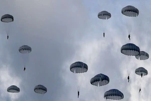 Nga cử lính nhảy dù sang tập trận với Belarus.