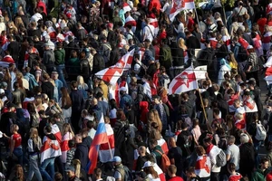 Người dân Belarus xuống đường biểu tình, phản đối kết quả bầu cử Tổng thống.