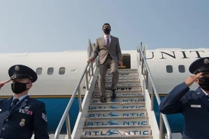 Bộ trưởng Quốc phòng Mỹ Mark Esper đến Los Angeles hồi tháng 9. Ảnh: BỘ QUỐC PHÒNG MỸ