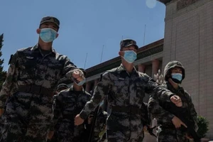 Binh sĩ Trung Quốc ở Bắc Kinh.