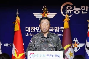 Ông Ahn Young-ho, sĩ quan tham mưu trưởng, tại cuộc họp báo của Bộ Quốc phòng ở Seoul ngày 24-9. Ảnh: YONHAP