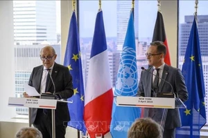 Ngoại trưởng Pháp Jean-Yves Le Drian (trái) và người đồng cấp Đức Heiko Maas (phải) tại cuộc họp báo ở New York, Mỹ. Ảnh: TTXVN