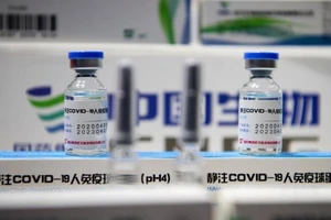 Trung Quốc chứng minh vaccine ngừa COVID-19 của mình an toàn