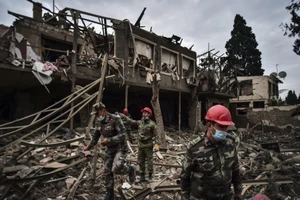 Giao tranh Armenia-Azerbaijan thêm ác liệt mặc lệnh ngừng bắn