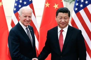 Ông Joe Biden bắt tay Chủ tịch Tập Cận Bình khi đang còn đương nhiệm Phó Tổng thống. Ảnh: GETTY IMAGES