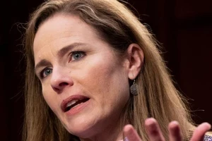 Bà Barrett chính thức trở thành thẩm phán Tòa tối cao Mỹ