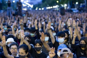 Biểu tình ở thủ đô Bangkok, Thái Lan. Ảnh: AP