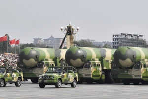 Mỹ thúc NATO kiểm soát chương trình hạt nhân của Trung Quốc