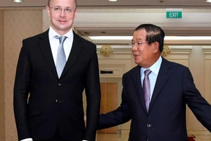 Ngoại trưởng Hungary dương tính với COVID-19 khi đến Thái Lan