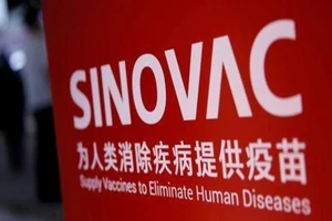 Brazil ngừng thử nghiệm vaccine COVID-19 hàng đầu Trung Quốc