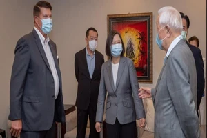 Thứ trưởng Ngoại giao Mỹ Keith Krach (trái) đã có cuộc gặp với nữ lãnh đạo Đài Loan Thái Anh Văn tại Đài Bắc ngày 18-9.