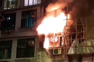 Cháy chung cư, ít nhất 7 người chết