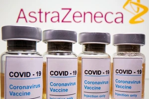 Vaccine COVID-19 của hãng AstraZeneca và ĐH Oxford. Ảnh: REUTERS