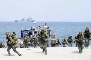 Quân đội Philippines, Mỹ trong một cuộc tập trận chung ở đông nam Philippines hồi tháng 7-2018. Ảnh: AP