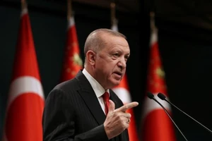 Tổng thống Thổ Nhĩ Kỳ Tayyip Erdogan phát biểu tại một cuộc họp báo sau cuộc họp nội các ở Ankara, ngày 30-11.