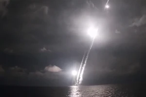 Tàu ngầm Vladimir Monomakh phóng tên lửa Bulava ở Thái Bình Dương hôm 12-12. Ảnh: TASS 