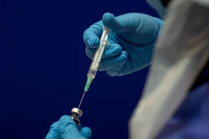 Vaccine ngừa COVID-19 do Pfizer và BioNTech hợp tác phát triển. Ảnh: GETTY