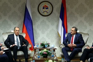 Ngoại trưởng Nga Sergey Lavrov (trái) và ông Milorad Dodik (phải) trong cuộc hội đàm hôm 15-12. Ảnh: RIA NOVOSTI