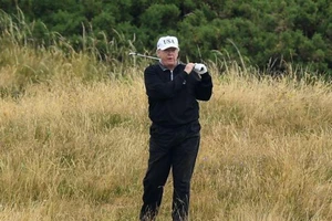 Tổng thống Mỹ Donald Trump chơi golf tại khu nghỉ dưỡng Trump Turnberry Luxury Collection Resort (Scotland) vào tháng 7-2018.