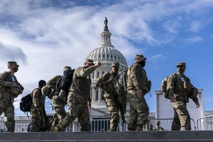 Lực lượng Vệ binh Quốc gia tăng cường an ninh trước lễ nhậm chức của Tổng thống đắc cử Mỹ Joe Biden. Ảnh: AP 