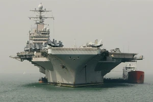 Nhóm tác chiến tàu sân bay Mỹ Theodore Roosevelt đã tiến vào Biển Đông. Ảnh: Chris Ison/AP.