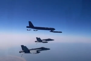 Mỹ điều máy bay ném bom chiến lược B-52 đến Trung Đông.