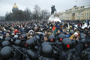 Đám đông biểu tình ủng hộ ông Navalny. Ảnh: GRIGORIY POKRAS FOR VTIMES