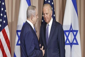Tổng thống Mỹ Joe Biden (phải) và Thủ tướng Israel Benjamin Netanyahu (trái). Ảnh: AP