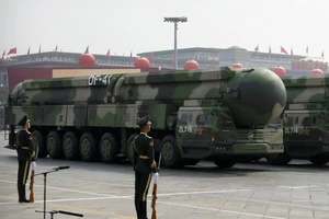 Anh điều tra hàng trăm học giả nghi giúp quân đội Trung Quốc. Ảnh: AP