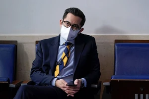 Phó Thư ký Báo chí Nhà Trắng TJ Ducklo. Ảnh: AP