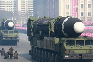 Các đơn vị tên lửa đạn đạo liên lục địa tham gia duyệt binh năm 2018, nhân kỷ niệm 70 năm ngày thành lập Quân đội Nhân dân Triều Tiên. Ảnh: KCNA