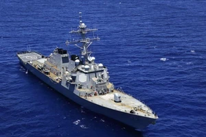 Tàu khu trục Mỹ đi ngang Trường Sa, thách thức Trung Quốc