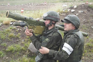 Một súng phóng tên lửa phòng không vác vai thuộc dòng Igla. Ảnh: MILITARY REVIEW