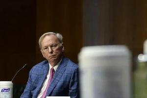 Chủ tịch Ủy ban an ninh quốc gia về trí tuệ nhân tạo Eric Schmidt tại phiên điều trần hôm 23-2.