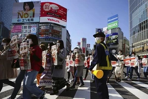 Người Myanmar tại Nhật biểu tình phản đối chính biến ở quê hương. Ảnh: AP