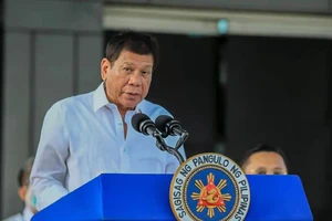 Tổng thống Philippines Rodrigo Duterte phát biểu tại lễ tiếp nhận vaccine do Trung Quốc viện trợ ở thủ đô Manila ngày 28-2. Ảnh: CNN