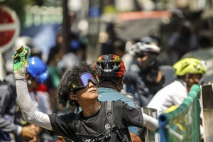 Biểu tình chính biến tại Myanmar. Ảnh: AP