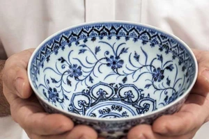 Chiếc chén cổ quý hiếm của Trung Quốc từ thế kỷ 15, có giá trị lên đến 500.000 USD.