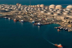 Cảng Ras Tanura là cơ sở vận chuyển dầu ngoài khơi lớn nhất thế giới, nằm ở phía Đông của Saudi Arabia.