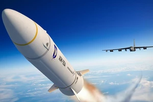 Tên lửa siêu thanh AGM-183A ARRW từng được đặt trên cánh máy bay ném bom B-52.