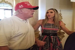 Ông Trump bất ngờ xuất hiện tại sự kiện giải cứu loài chó. Ảnh: realtorvalentina/INSTAGRAM