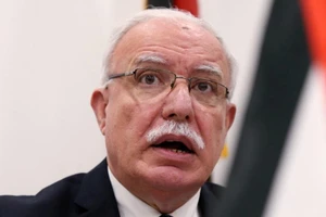 Ngoại trưởng Palestine Riyad al-Maliki bị chính quyền Israel giữ lại tại một cửa khẩu giữa Jordan và Bờ Tây hôm 21-3.