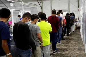 Một trung tâm xử lý người nhập cư trái phép ở TP Donna, bang Texas, ngày 17-3.