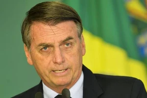 Tổng thống Brazil Jair Bolsonaro vấp phải nhiều sự chỉ trích vì cách đối phó với đại dịch COVID-19 của ông.