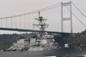 Tàu khu trục tên lửa dẫn đường USS Donald Cook (DDG 75) của Hải quân Mỹ. Ảnh: REUTERS